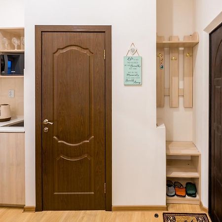 Apartment On Khmelnytskogo Street Лвив Екстериор снимка