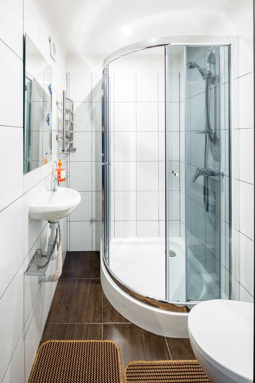 Apartment On Khmelnytskogo Street Лвив Екстериор снимка
